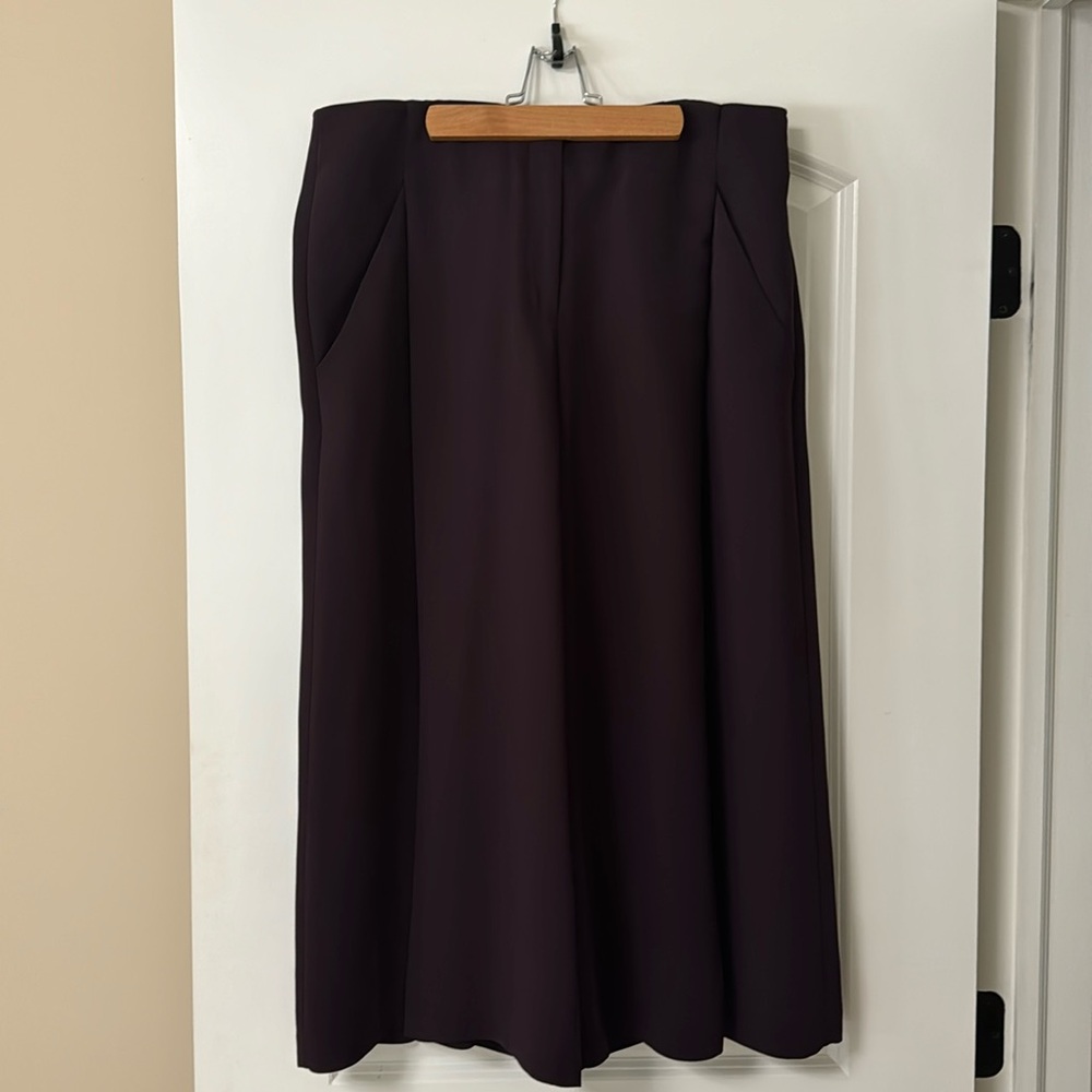 Wide leg pants in plum color